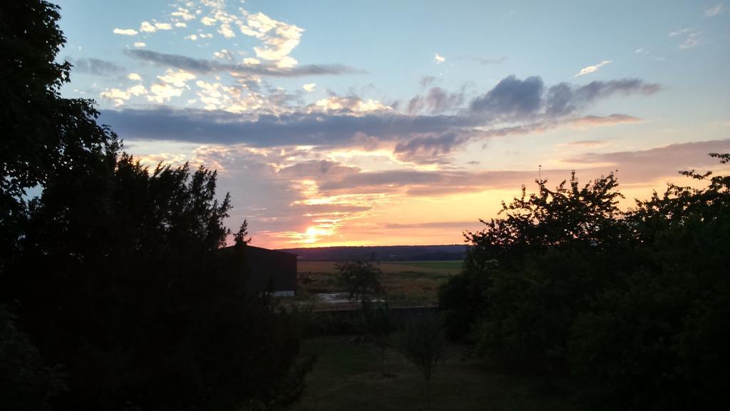 Bed and Breakfast Le Manoir De Crisolles Екстер'єр фото